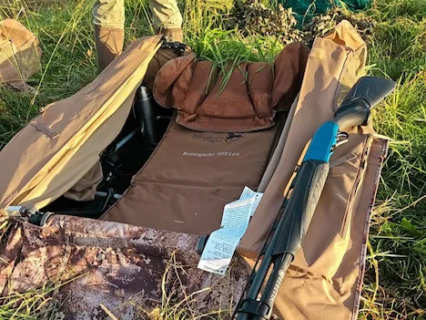 A picture of the Duck hunting bed in which hunters lay waiting for ducks to fly over.\